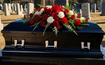 I Arrived at My Dad's Funeral on Christmas – When the Coffin Was Opened, It Was Empty