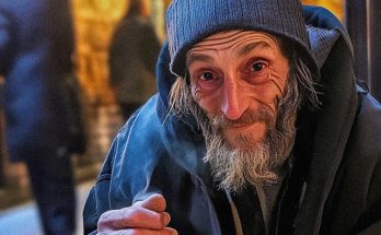 Homeless Man Asked Me to Buy Him Coffee on His Birthday — Hours Later, He Sat Next to Me in First Class