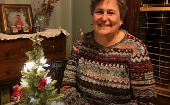 Old School Teacher Comes Home on Christmas Eve and Notices Footprints Leading to Her Open Door — Story of the Day