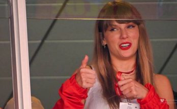 'Doesn't Even Look Like Him': Taylor Swift's Boyfriend Travis Kelce Is Unrecognizable with 'High Schooler' Look at Chiefs Game